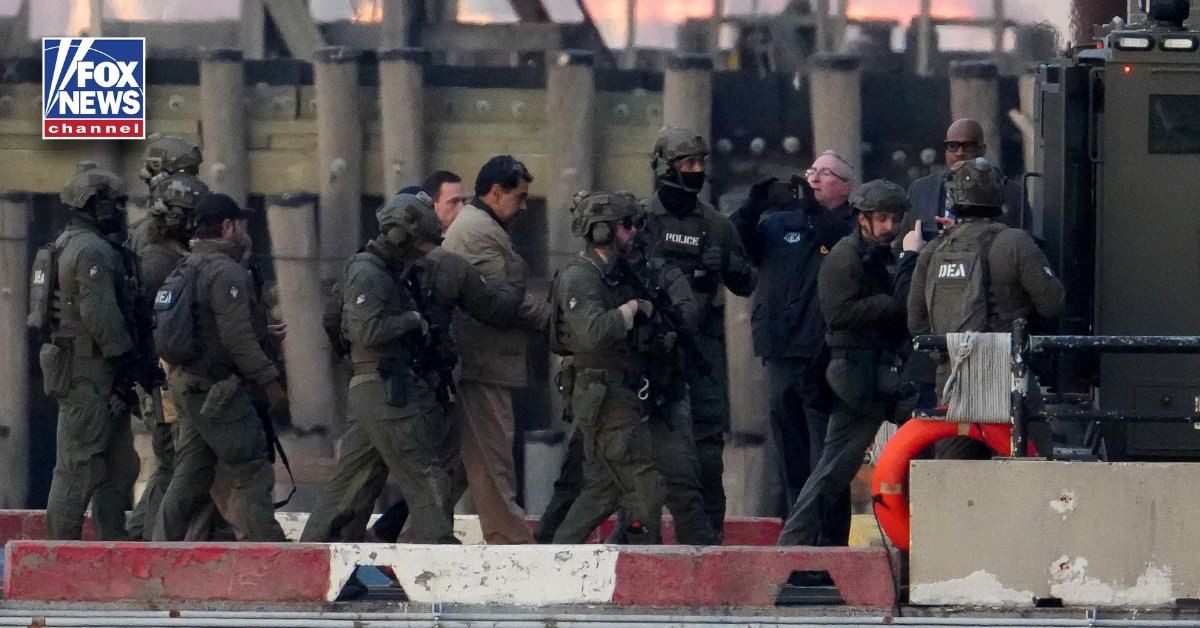 تصاویری از «نیکلاس مادورو» در لحظه انتقال به دادگاه نیویورک