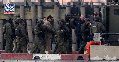 تصاویری از «نیکلاس مادورو» در لحظه انتقال به دادگاه نیویورک