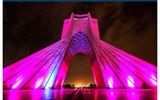 برج آزادی صورتی می‌شود