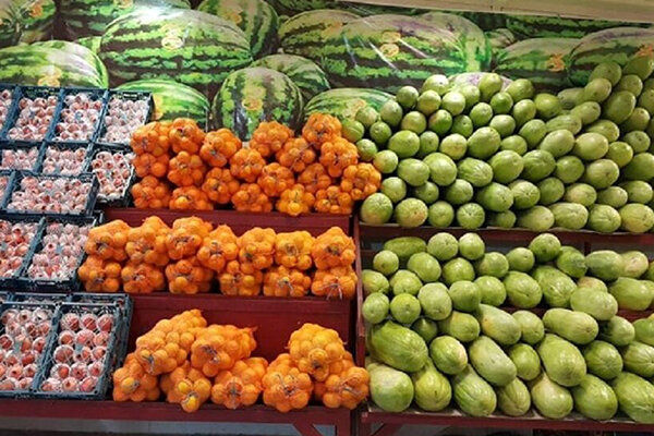 کاهش قیمت 18 قلم میوه در میادین میوه و تره بار