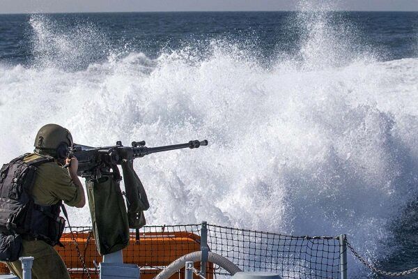 تیراندازی قایق های اسرائیلی به سمت صیادان در غزه