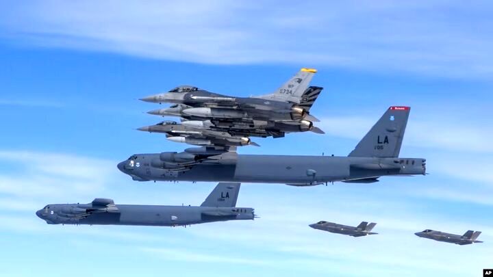 جنگنده‌های آمریکایی بر فراز شبه جزیره کره به پرواز درآمدند