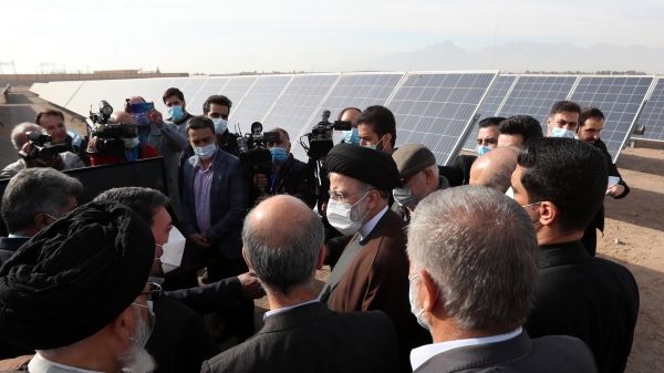 رئیسی: استان یزد منطقه مناسبی برای توسعه مزارع تولید انرژی خورشیدی است