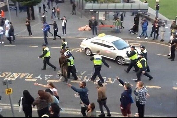 چاقوکشی در داخل یک قطار / دو مظنون بازداشت شدند