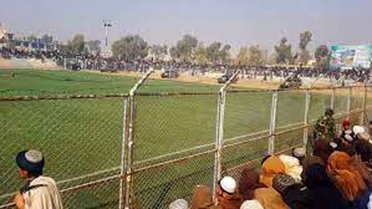 طالبان 2 نفر را در استادیوم فوتبال اعدام کرد!