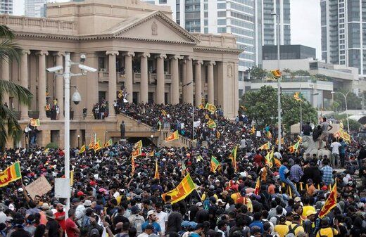 سریلانکا دست به دامن چین شده است؟