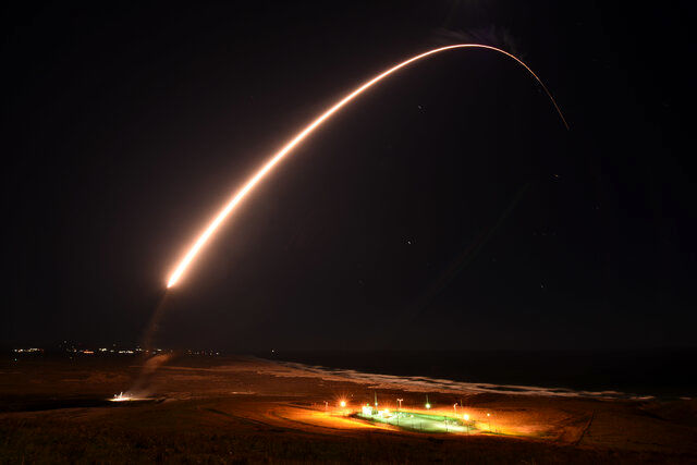 هدف آمریکا از پرتاب آزمایشی موشک بالستیک قاره‌پیما چیست؟