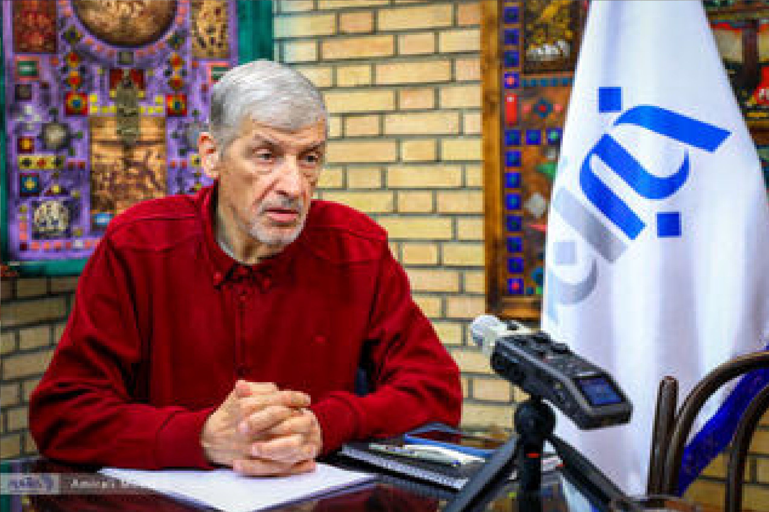 حمایت تمامقد فعال اصولگرای نزدیک به لاریجانی از تذکر قالیباف به روحانی و ظریف / تمام مقامات کشور باید قوانین و اصول بازی را رعایت کنند