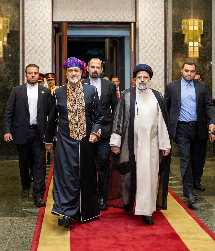 لباس متفاوت سلطان عمان در مهمانی ابراهیم رئیسی+تصاویر