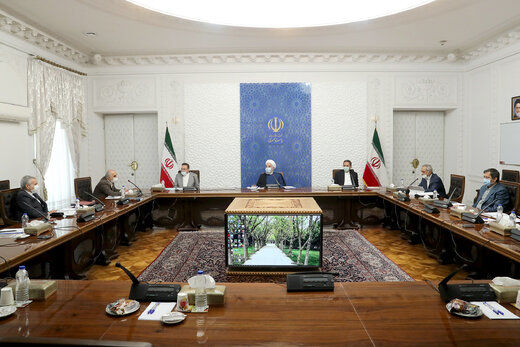 روحانی: هیجان زدگی کاذب نباید بورس را متاثر کند/ ارز صادرکنندگان به بازار عرضه شود
