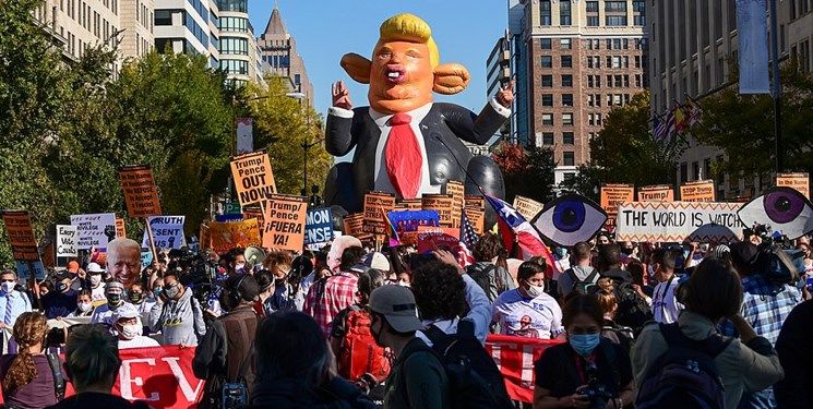 تجمع اعتراضی مقابل کاخ سفید/ معترضان: ترامپ تو اخراجی!