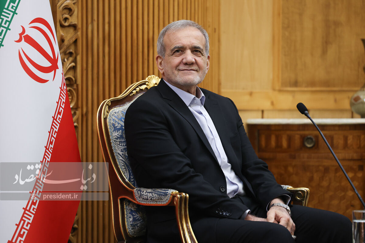 حضور پزشکیان در مترو بعد از مراسم جشن پیروزی انقلاب+ عکس