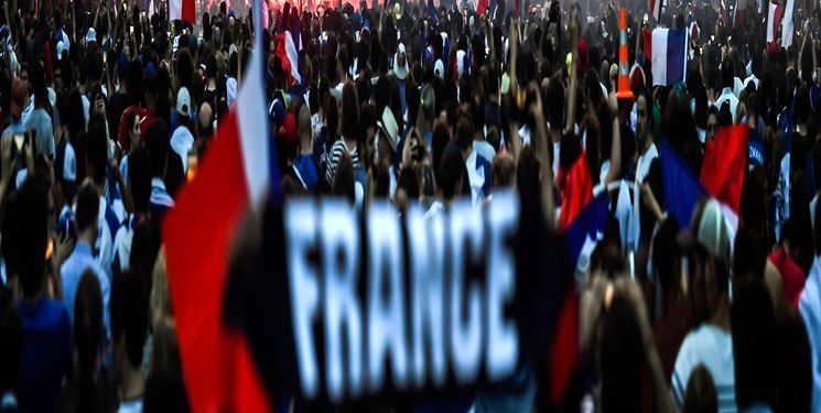 اعتراض به محدودیت‌های کرونایی در پاریس