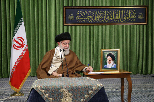 توئیت سایت رهبر انقلاب با هشتگ #مقاومت تا همه پرسی/ عکس
