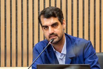 انتقاد نماینده عضو جبهه پایداری مجلس از هیات رئیسه درباره یک استیضاح / ما وکیل الدوله نیستیم