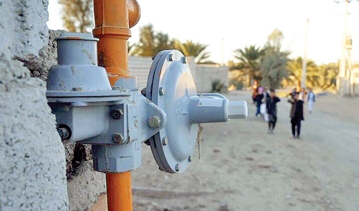 اتصال نخستین مشترک خانگی شهر خاش به شبکه گاز