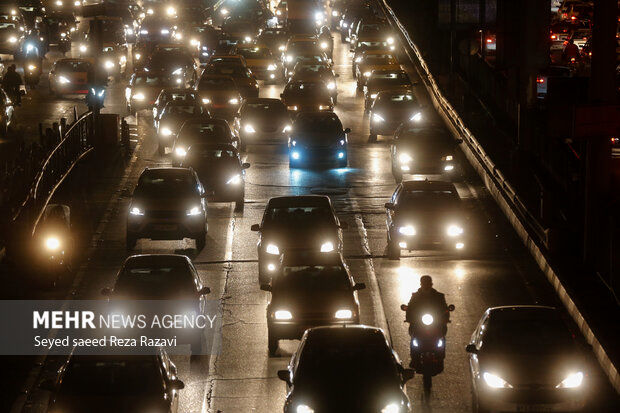 ترافیک سنگین در جاده برفی چالوس
