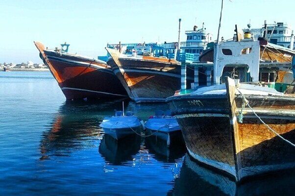 12 شناور در سواحل بندرعباس توقیف شدند+ جزئیات
