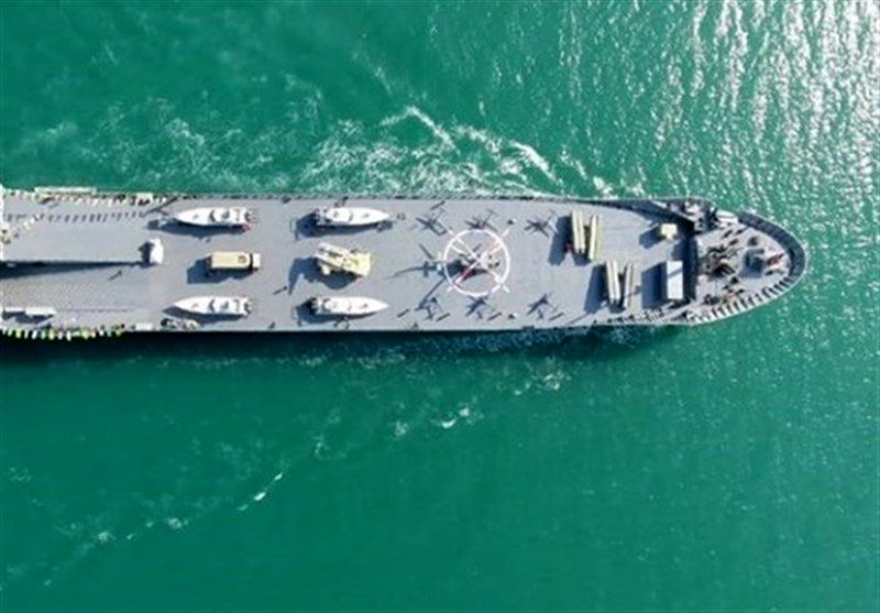 الحاق ناو اقیانوس پیما و ۹۵ شناور موشک‌انداز به ناوگان نیروی دریایی سپاه+فیلم