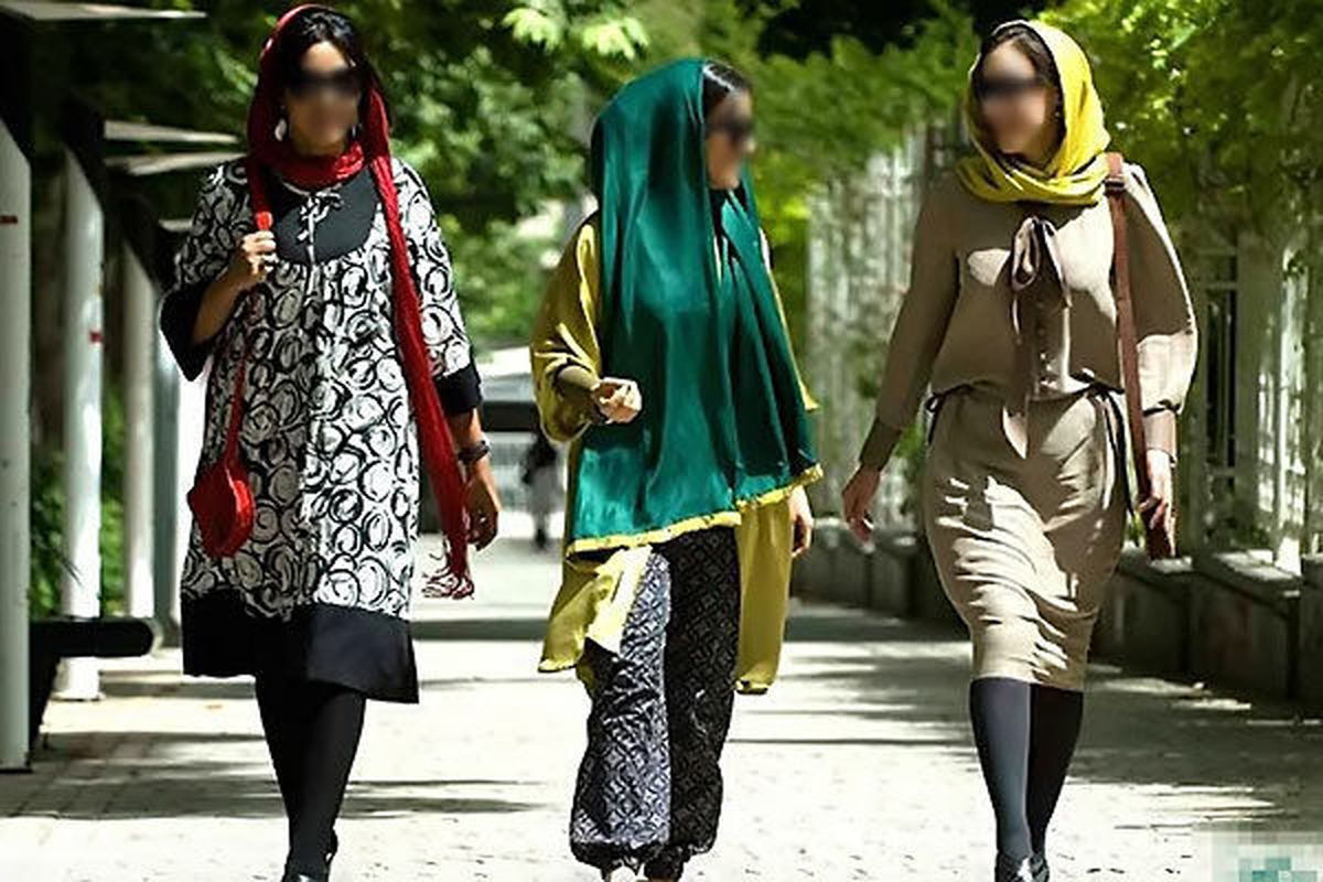 جمهوری اسلامی: چه تعداد بی روسری به خیابان می آیند؟ /دختران ایرانی برهنگی را آزادی نمی دانند