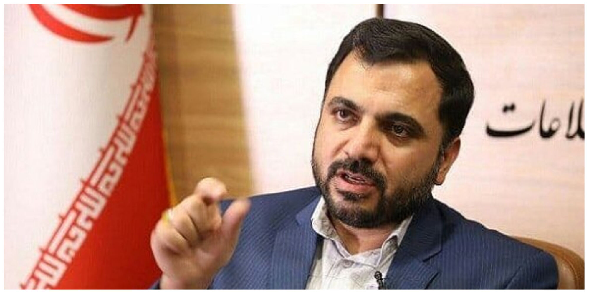 انتقاد تند یک روزنامه از زارع پور/ وزیر ارتباطات یا وزیر «تحمیلی» است یا «ضعیف» 