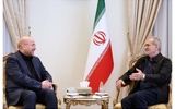 انتقاد تند روزنامه اصولگرا از حملات به پزشکیان و قالیباف/ کسانی که از حالا برای انتخابات‌ مجلس و ریاست جمهوری شال و کلاه کرده‌اند، تفرقه می‌اندازند