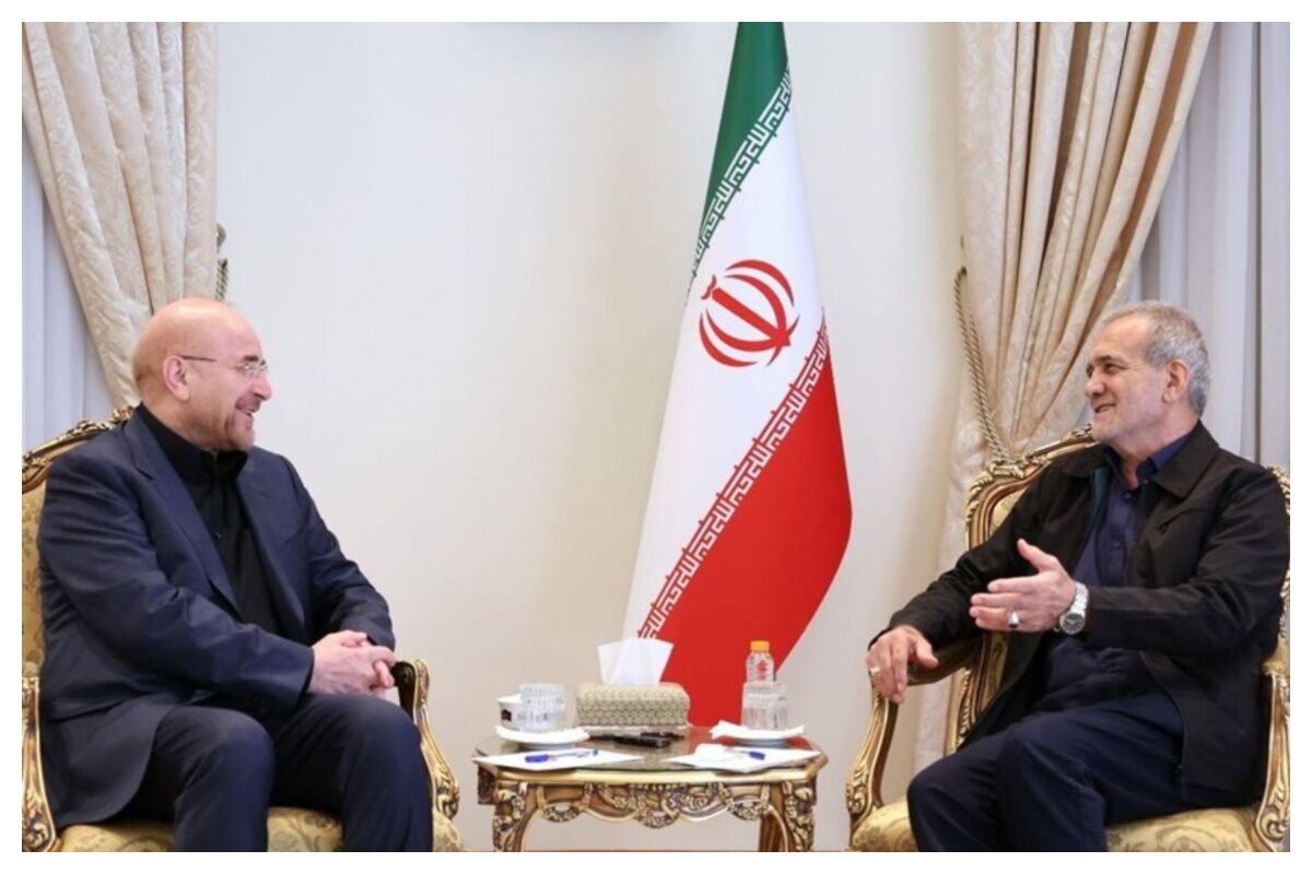 انتقاد تند روزنامه اصولگرا از حملات به پزشکیان و قالیباف/ کسانی که از حالا برای انتخابات‌ مجلس و ریاست جمهوری شال و کلاه کرده‌اند، تفرقه می‌اندازند