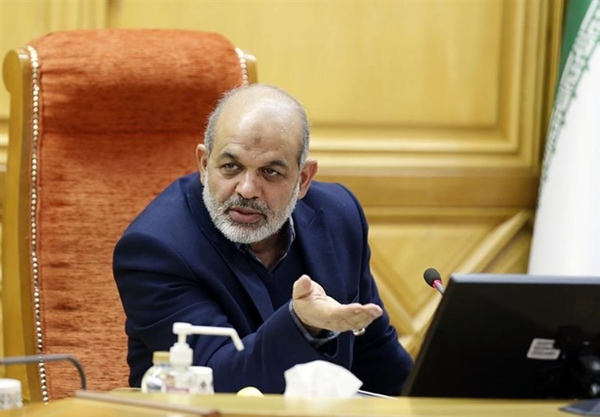 وزیر کشور: گواهینامه موتور برای بانوان در دستورکار نیست