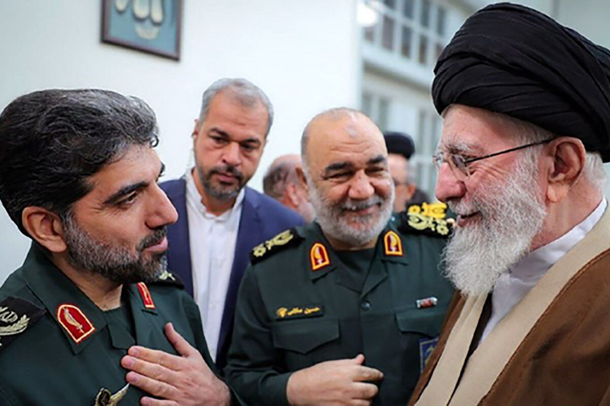 روایت‌های همسر فرمانده یگان پهپادی کشور که پدافند چند لایه اسرائیل را از کار انداخت