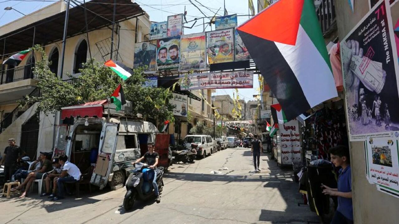 آغاز خلع سلاح مقاومت در اردوگاه‌های فلسطینی درون لبنان؟/ خبر مهمی که یک روزنامه لبنانی مخابره کرد