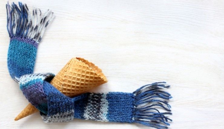 فواید شگفتانگیز خوردن بستنی در سرما