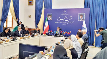 تلاش برای باقی ماندن ارتباطات
