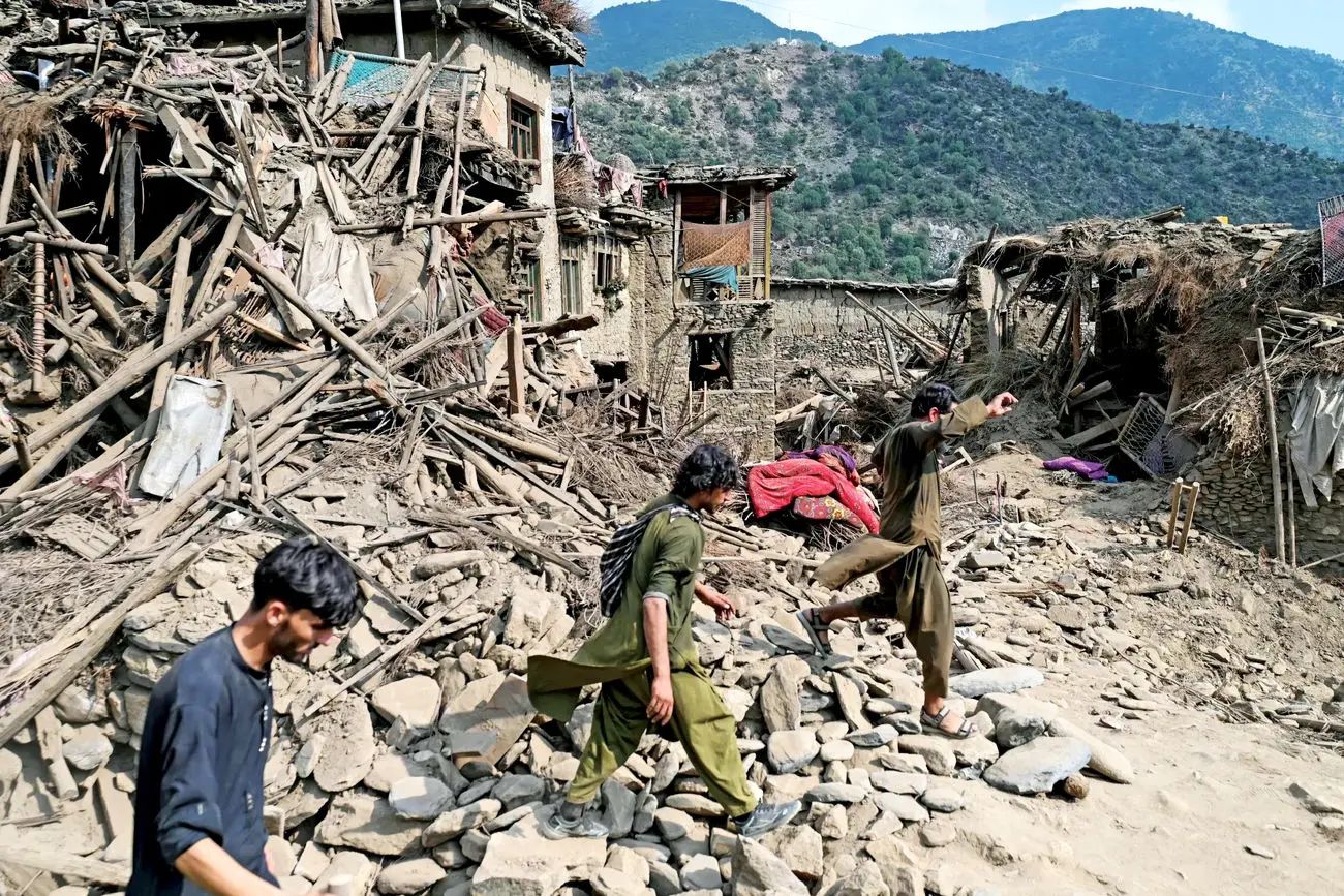 راور کرمان لرزید