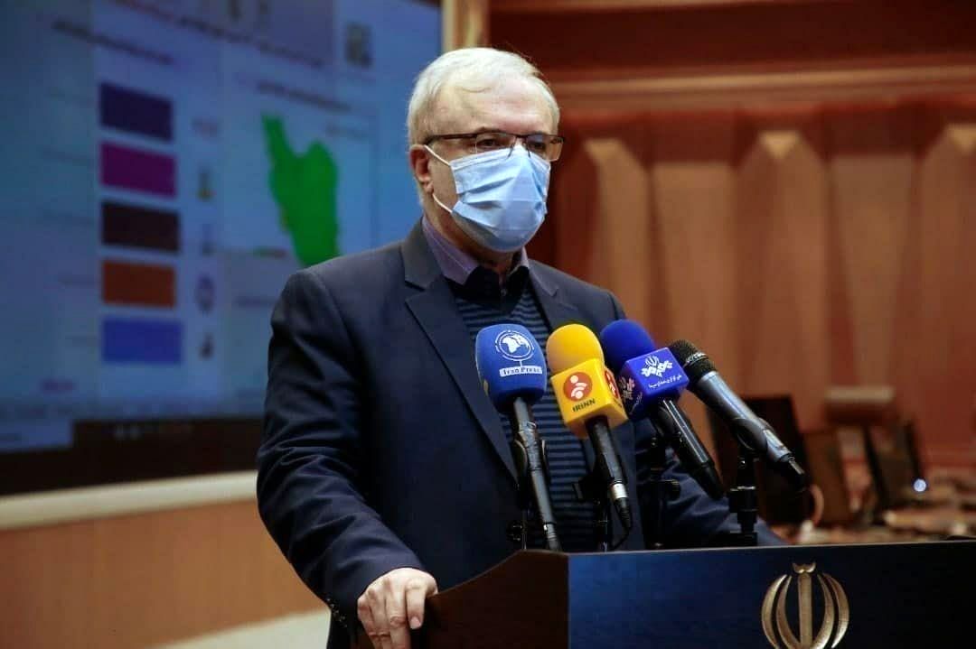 فرزند وزیربهداشت؛ اولین دریافت کننده واکسن کرونا در ایران