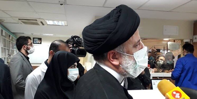 بازدید رئیس جمهور از داروخانه ۲۹ فروردین ارتش