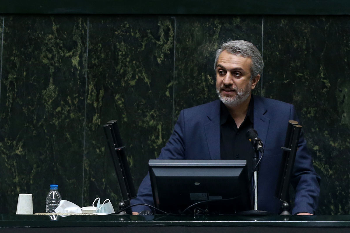 فاطمی امین: ضعف‌ها را می‌پذیرم/  فساد و فامیل بازی به ما نمی چسبد/ استعفا می‌دهم اگر...