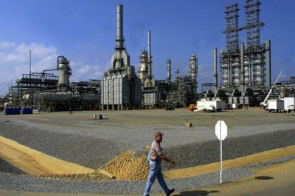 اعلام آمادگی ونزوئلا برای فروش نفت به آمریکا