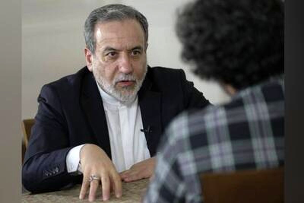 ماجرای جنگ تعطیل شد/ جواد موگویی: چقدر کودکانه است که ما را رقیب خود در «گفتوگوی ویژه خبری» دانستید