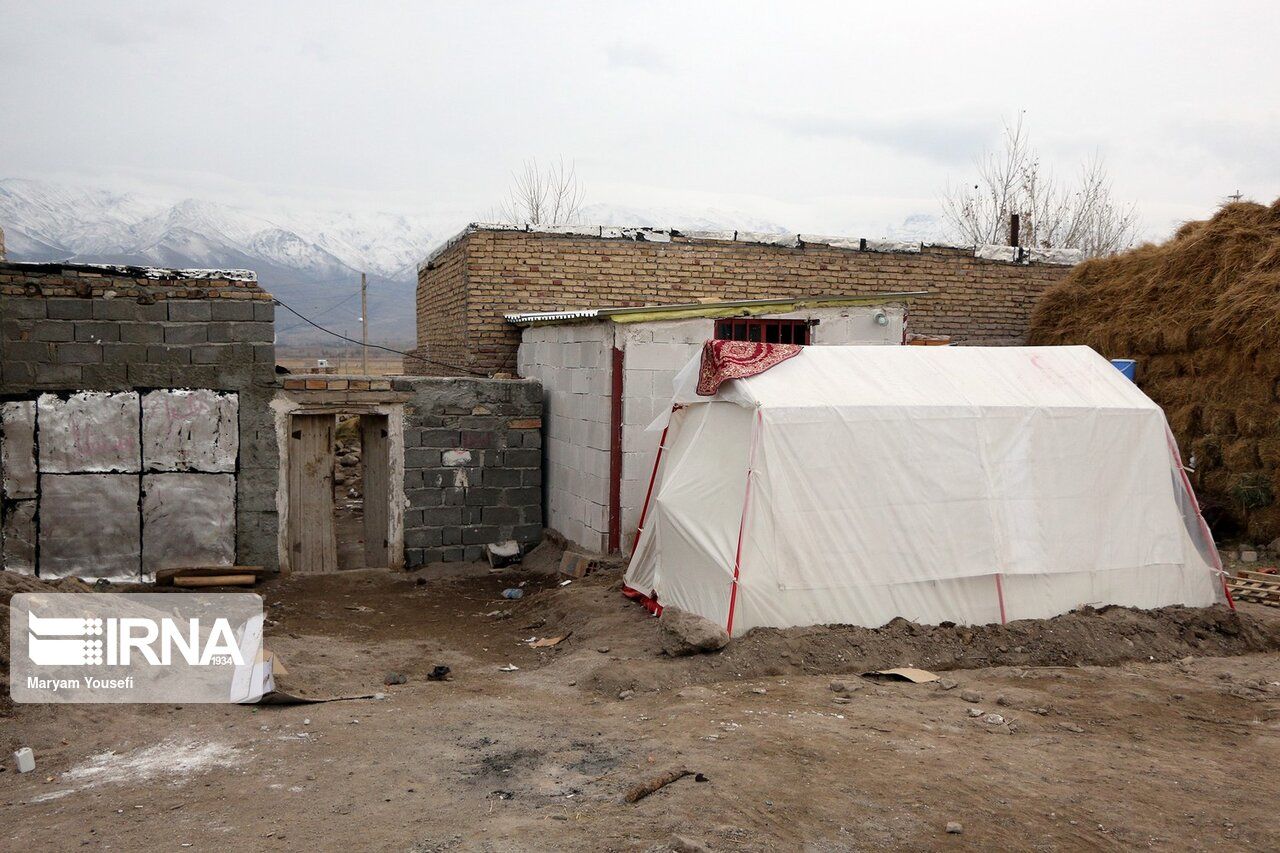 اسکان موقت روستاهای نهبندان در اردوگاه/ دستگاههای امدادی در حالت آماده‌باش