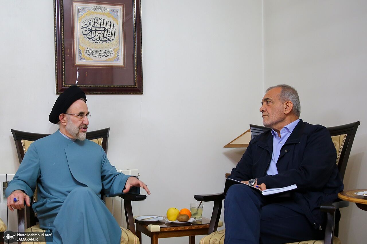 پیروزی مسعود پزشکیان خاتمی را میهمان منزل رئیس‌جمهور منتخب کرد+عکس