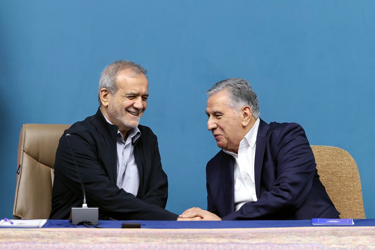 پیشنهاد رئیس اتاق بازرگانی درباره تک نرخی شدن ارز / حسن زاده: از چابک سازی دولت حمایت می کنیم