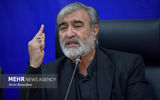 ایران از خطوط قرمز خود عقب‌نشینی نخواهد کرد/ ترامپ یک روز تهدید می کند و روز دیگر برای توافق التماس