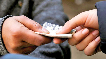 اقتصاد در تله موریانه زیرمیزی