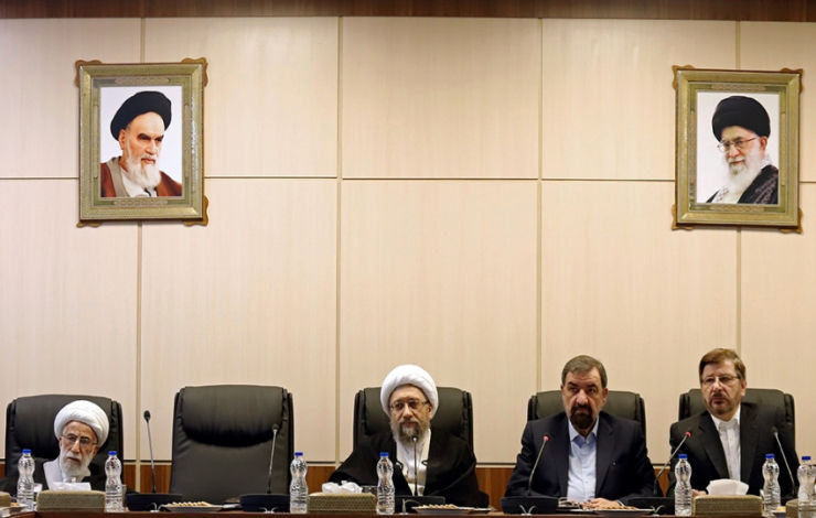  سرنوشت سیاسی مبهم حسن روحانی/ احمدی نژاد به زندان می‌افتد؟