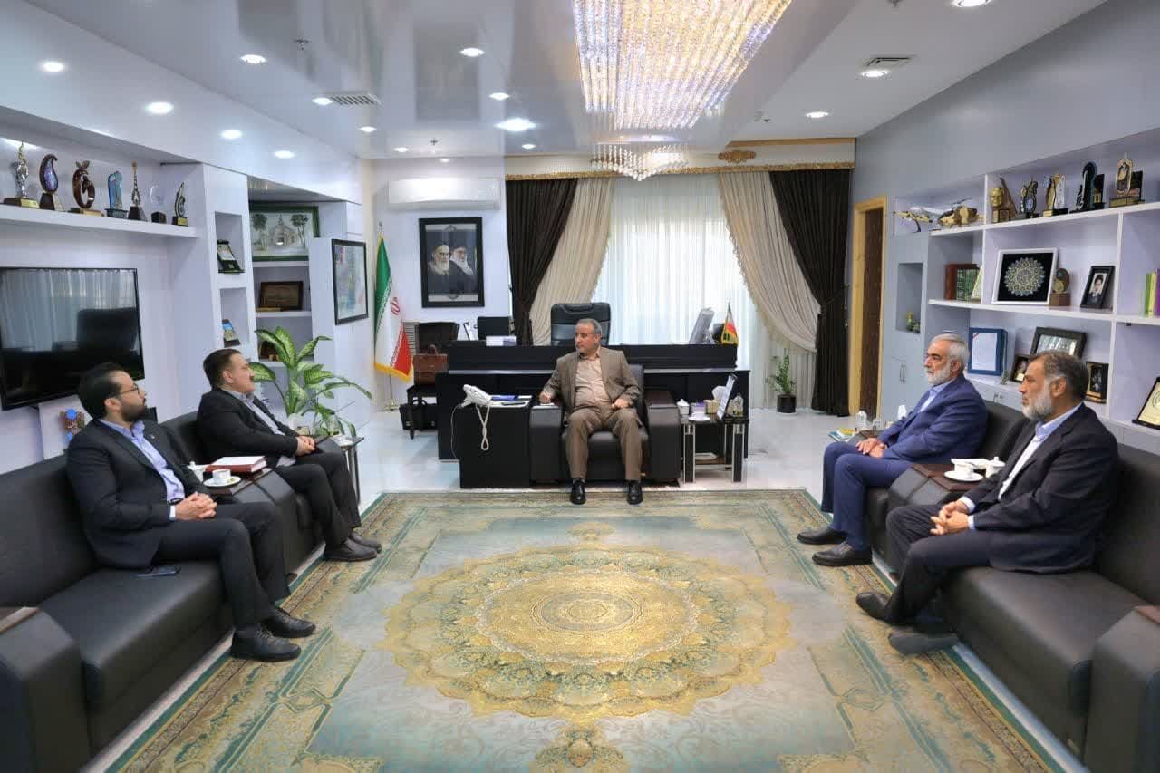 دیدار استاندار خراسان جنوبی با جمعی از سرمایه گذاران در سال سرمایه گذاری برای تولید