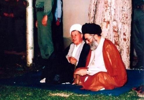 آیت الله خامنه‌ای ریاست را نپذیرفت و آقای هاشمی رفسنجانی را پیشنهاد داد