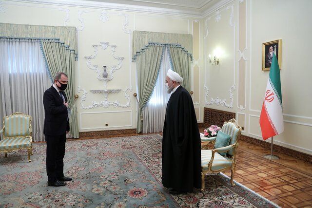 تاکید روحانی بر توسعه روابط با آذربایجان در دیدار با وزیرخارجه این کشور
