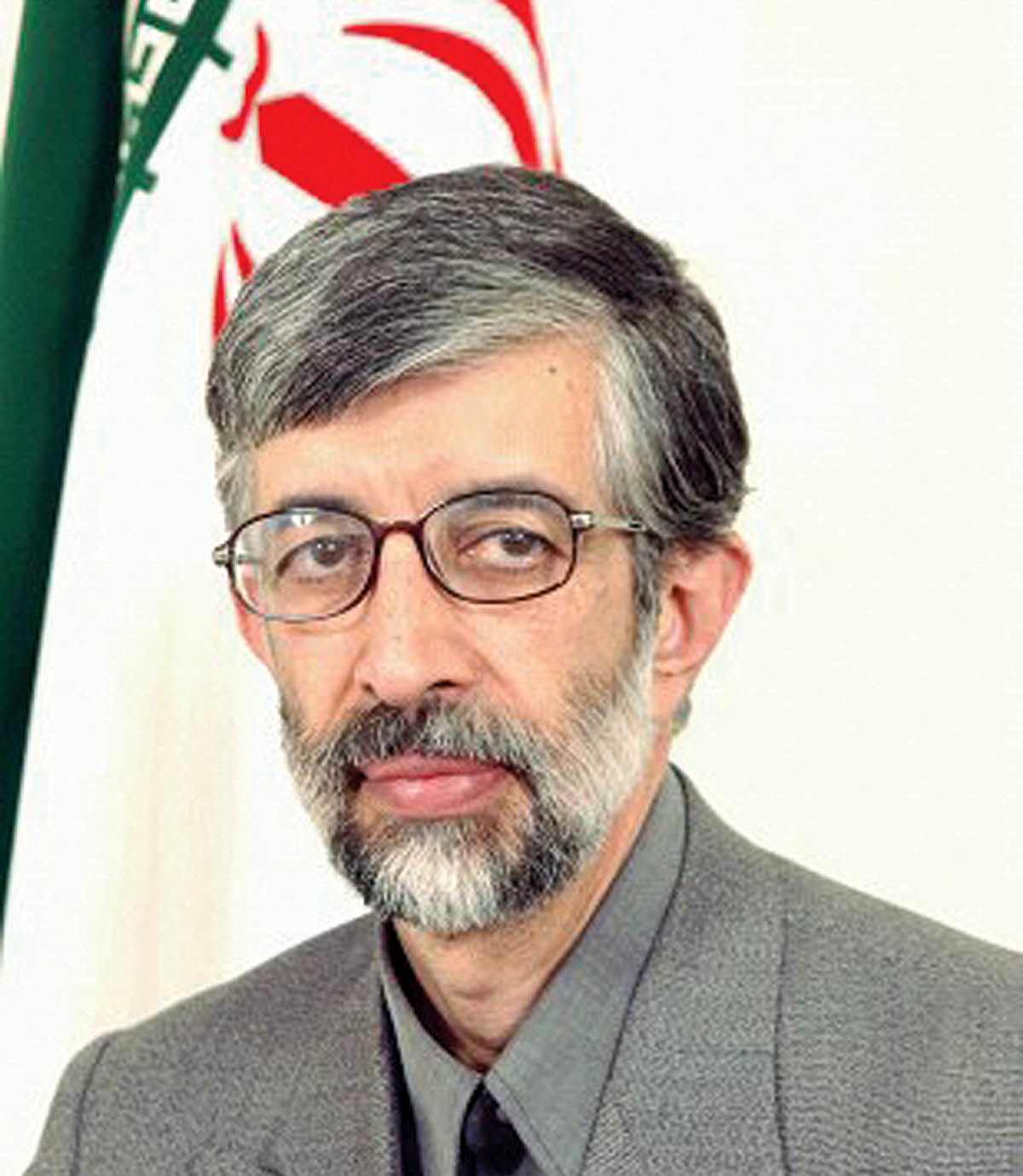 حدادعادل: بنزین سهمیه‌بندی می‌شود، اما...