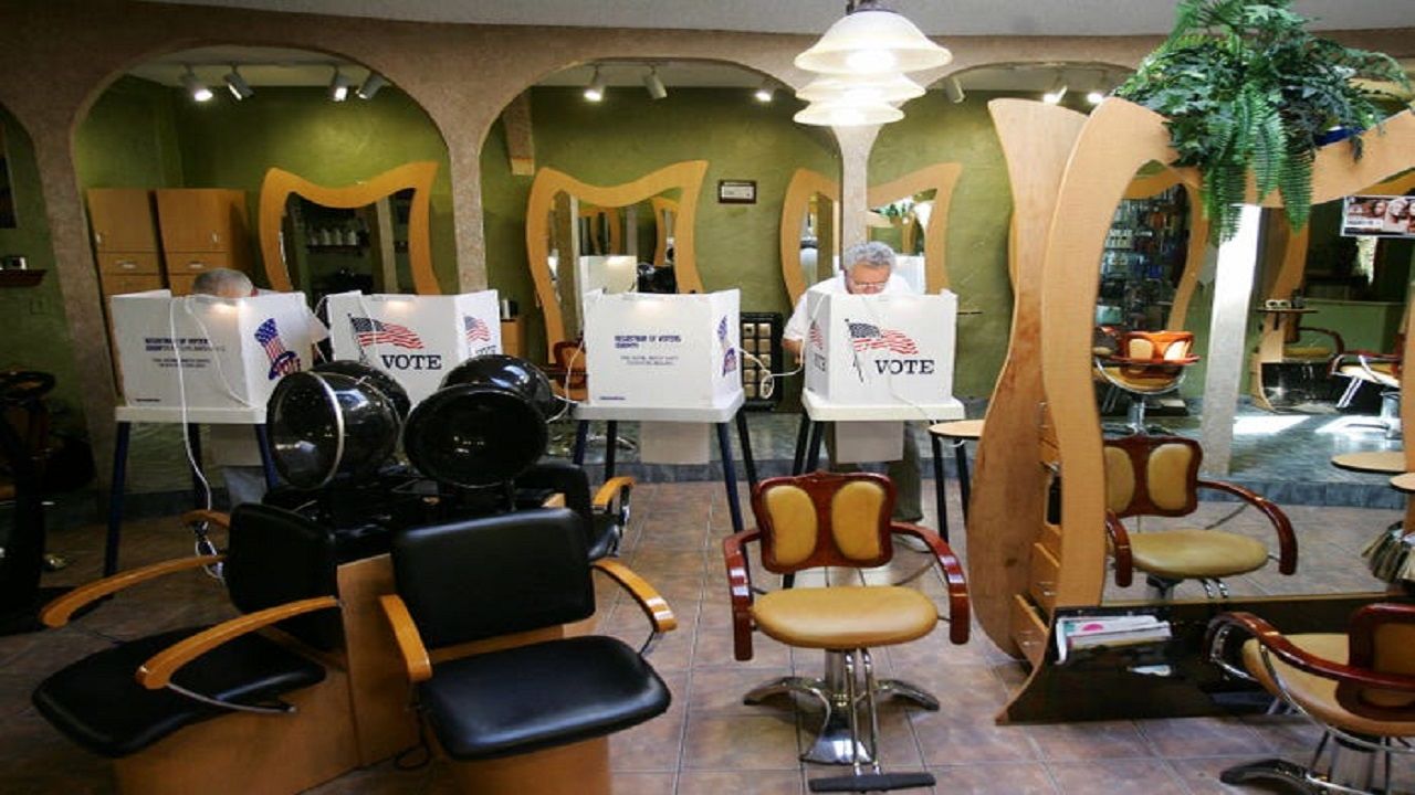 تصاویری از عجیب ترین حوزه های رای گیری در آمریکا 