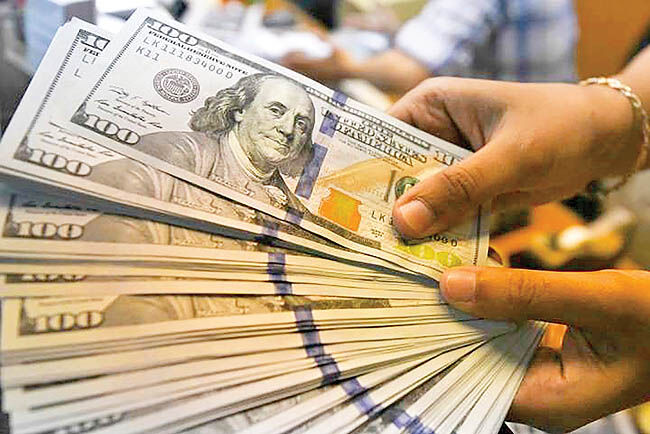 تغییر مدار در بازار دلار  
